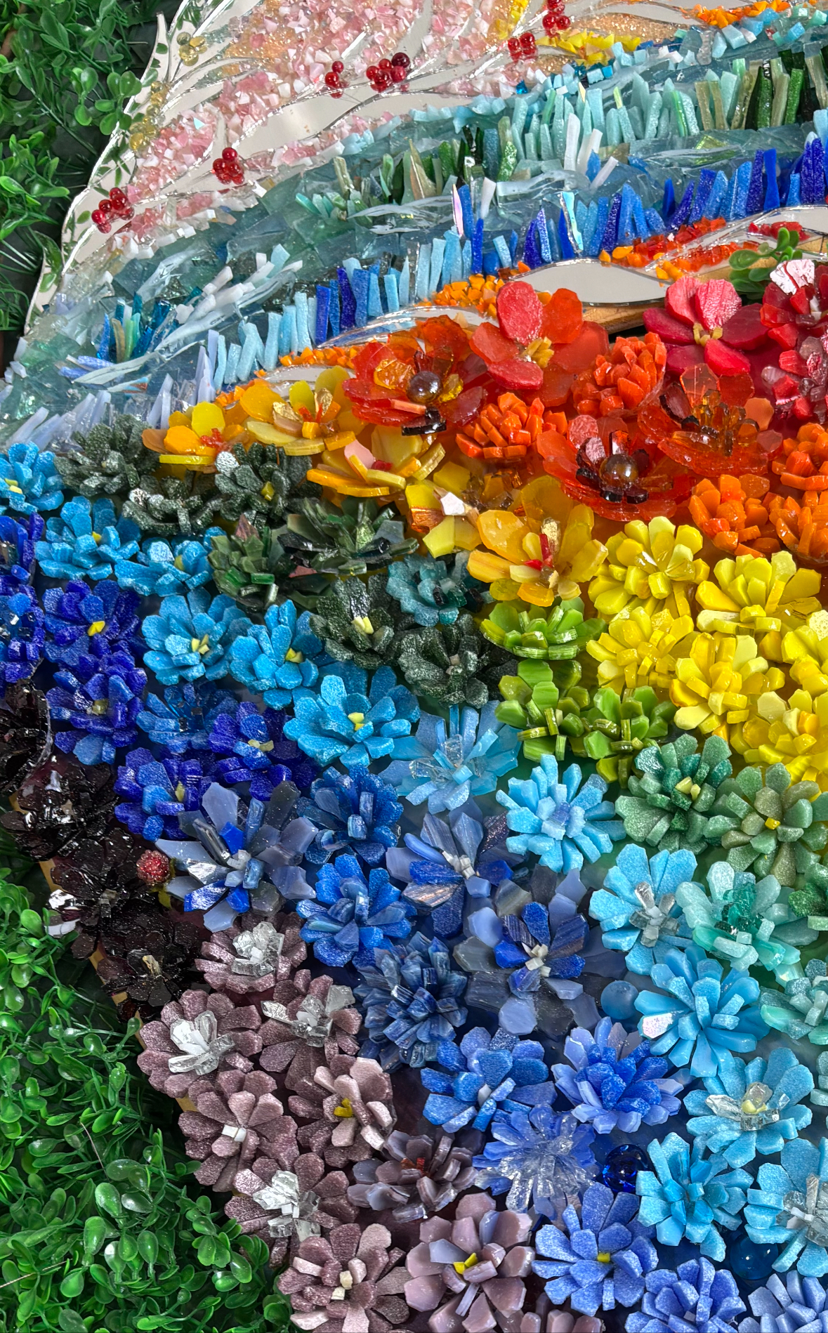壁面アート（蝶と魚の対話）