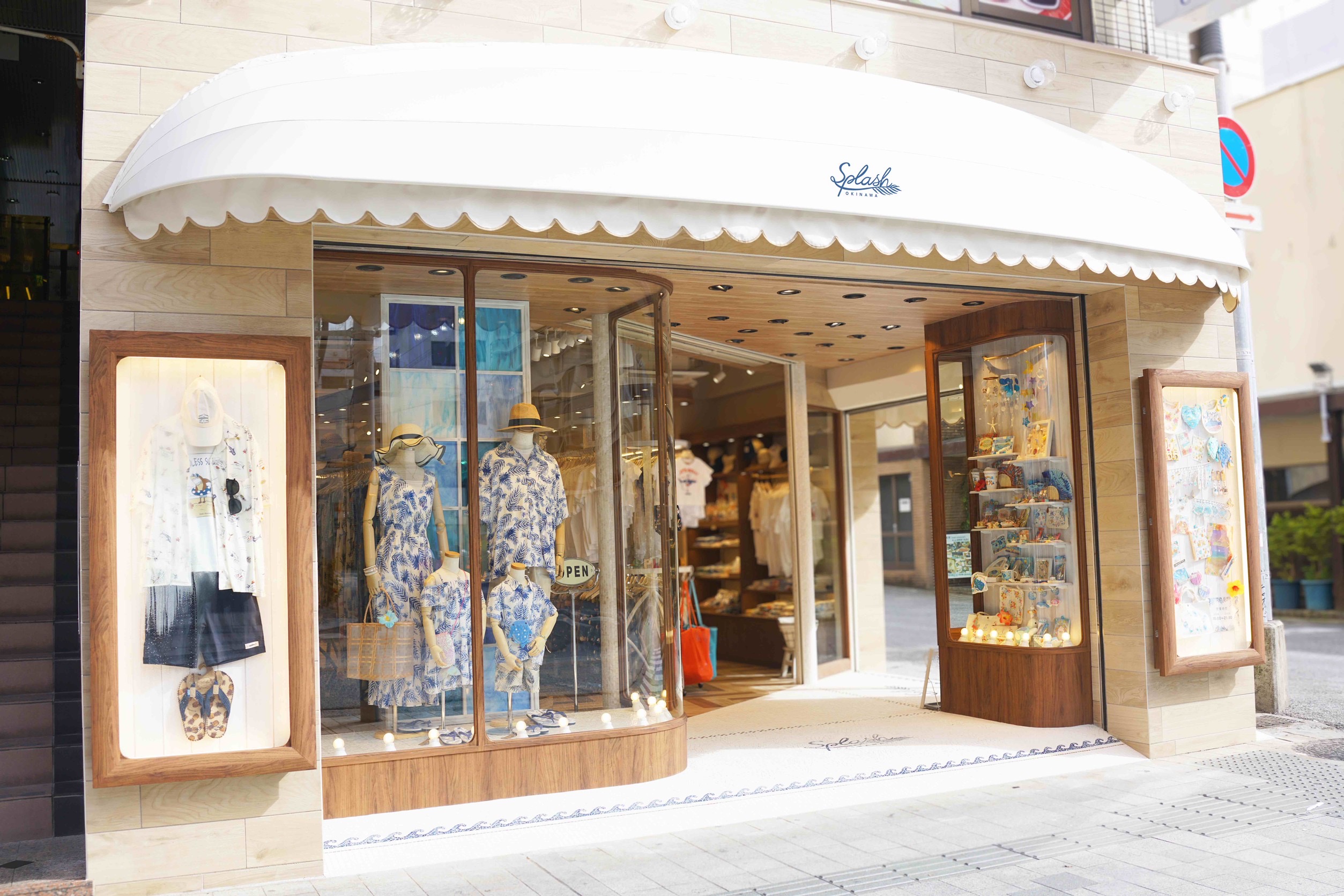 店舗床面　ロゴアート