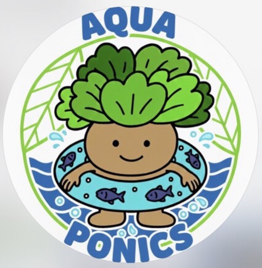 ビニールハウス前ロゴ（AQUA PONICS）